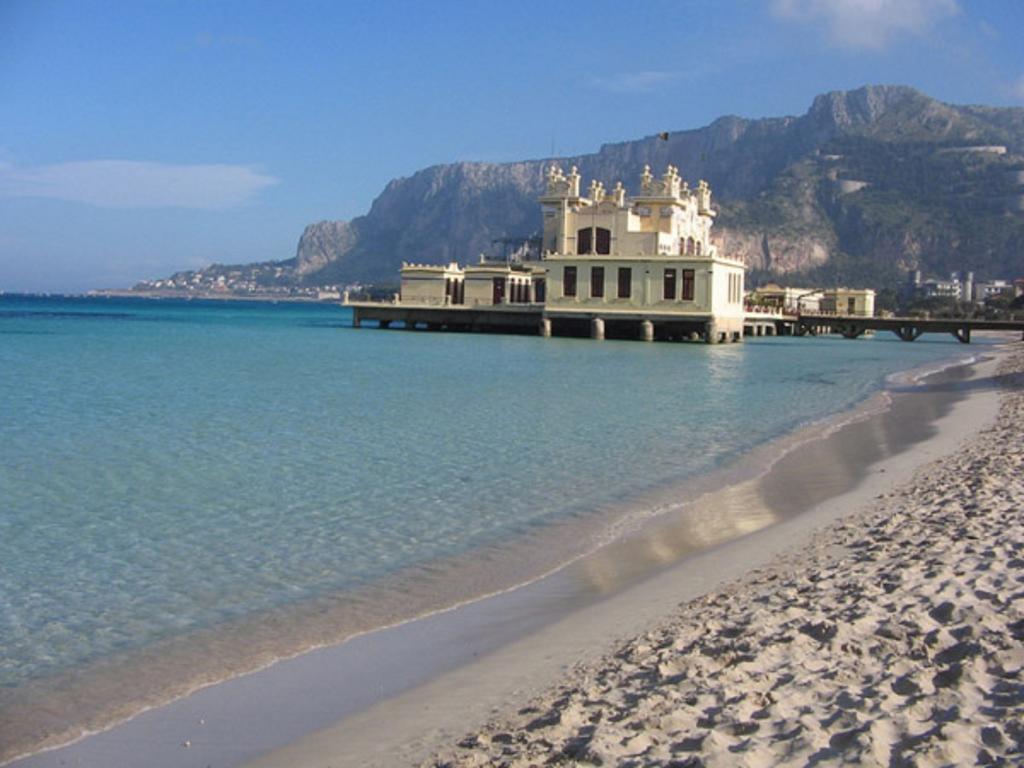 Casa Perciata - Locazione Turistica Lägenhet Mondello Exteriör bild